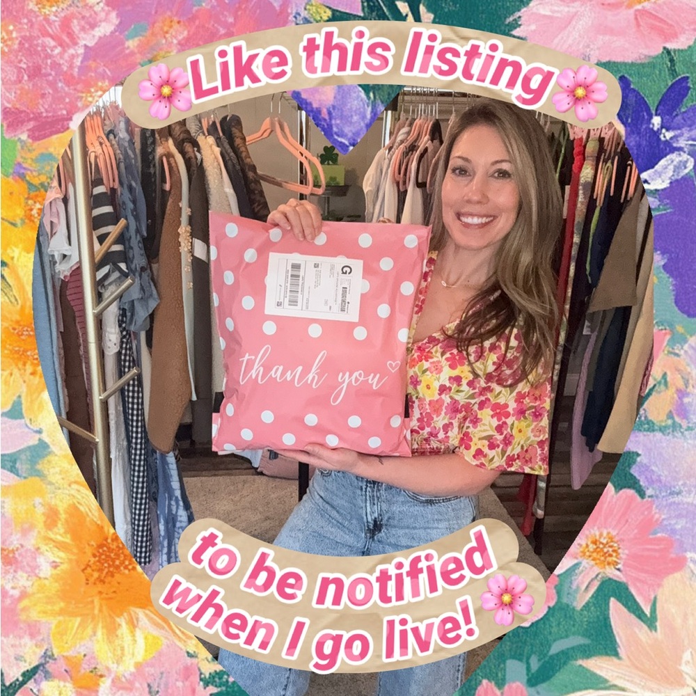 Jenny Rae is Live! Like this listing to be notified when I go live 🌸✨